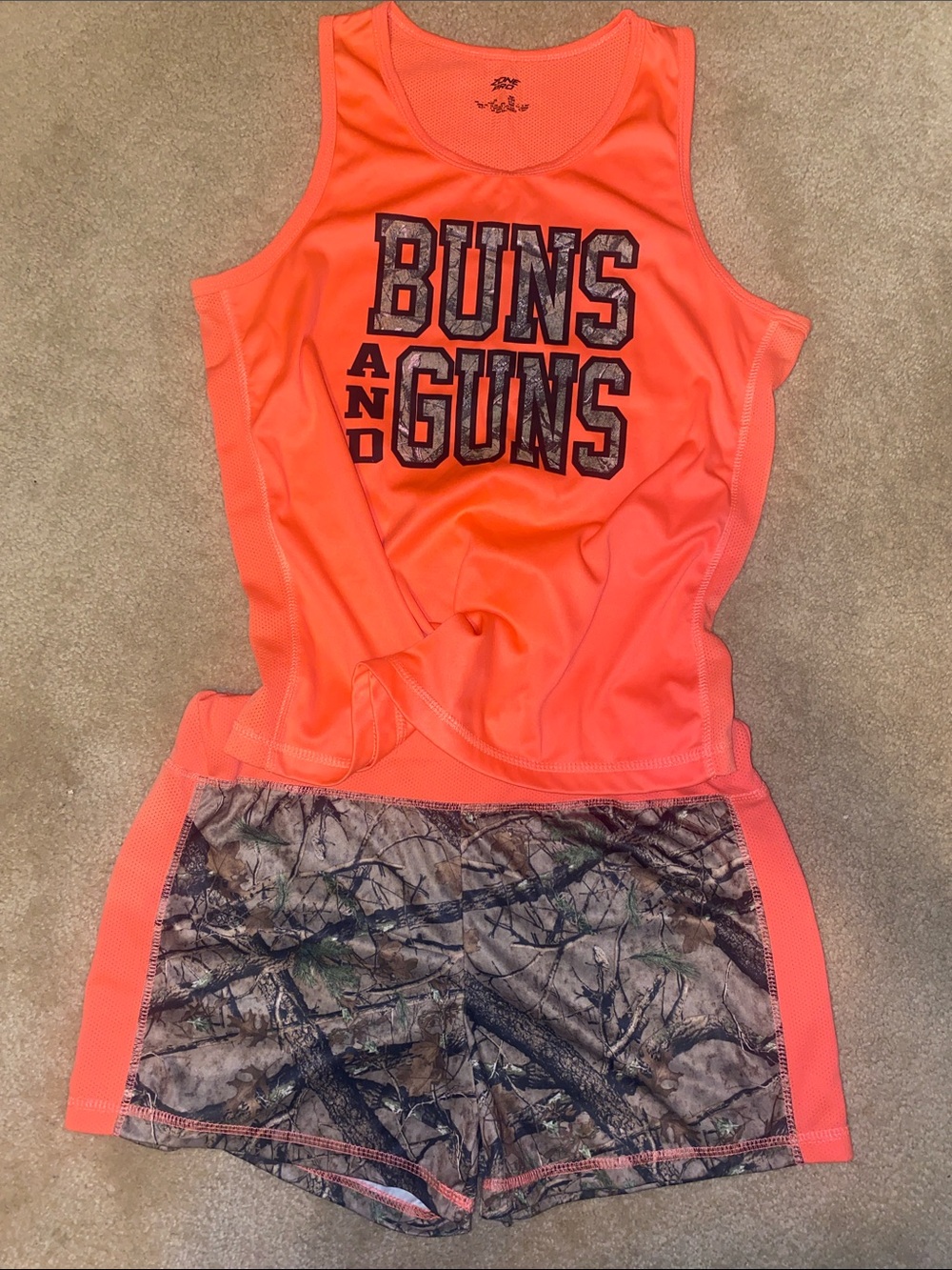 BUNS AND GUNS — 2 pc Set!